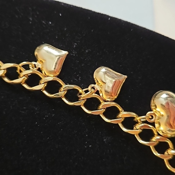 HEARTS of all sizes NECKLACE - Picture 3 of 7